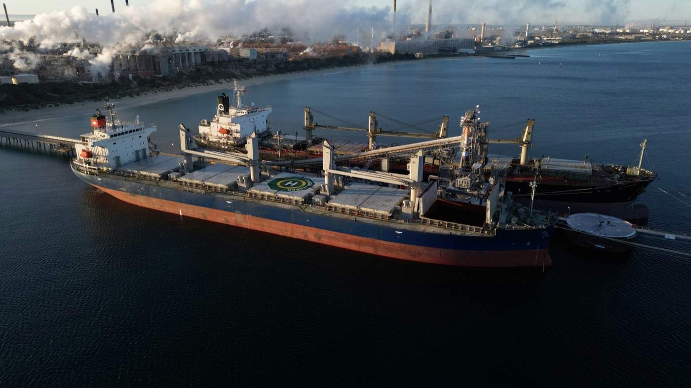 Supramax shipping logistics article
